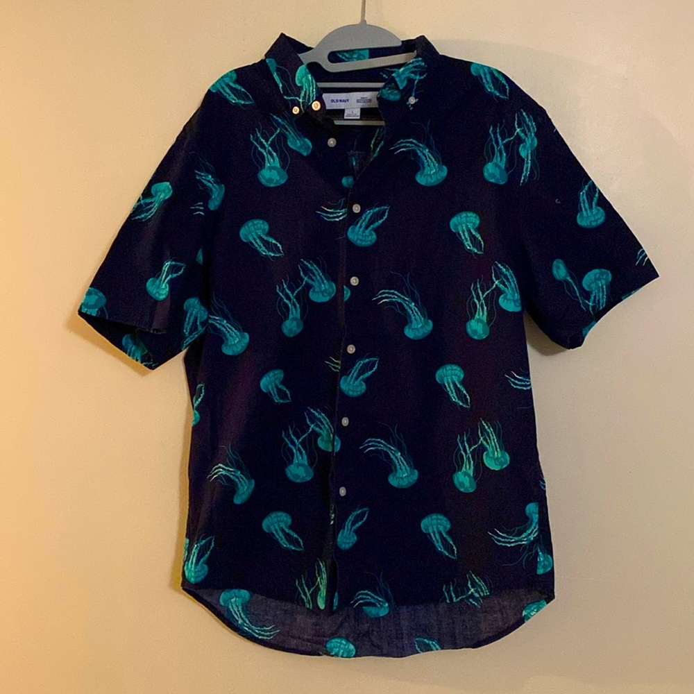 Old Navy short-sleeve button down shirt